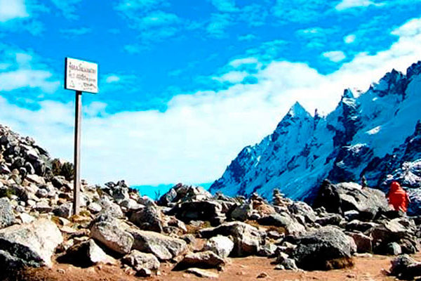 Trekking a Salkantay mejor temporada Waman Adventures 2 - Unveiling the Ultimate Salkantay Trek Packing Guide: Streamlining Essentials