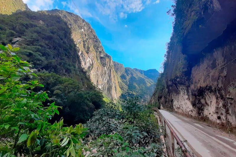 Unveiling the Splendor of Machu Picchu from Aguas Calientes 3 caminata a machupicchu ruta pie - Unveiling the Splendor of Machu Picchu from Aguas Calientes