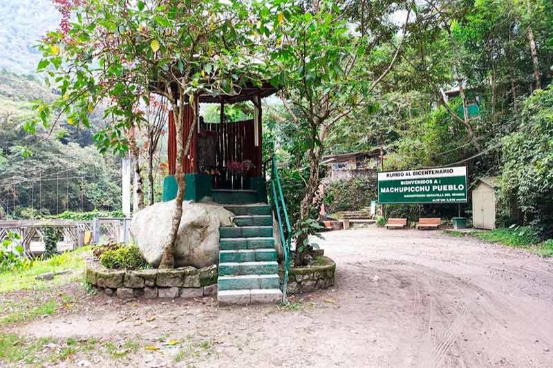 Unveiling the Splendor of Machu Picchu from Aguas Calientes 6 caminata a machupicchu ruta puente - Unveiling the Splendor of Machu Picchu from Aguas Calientes